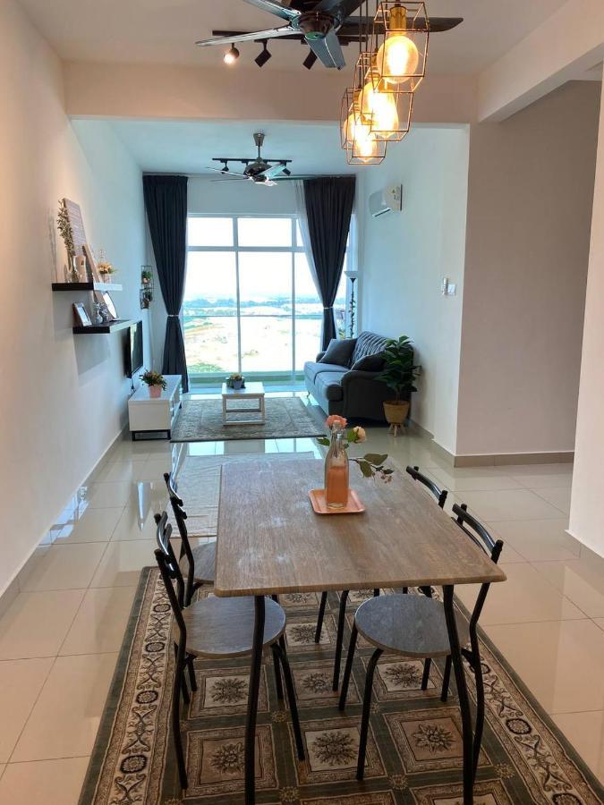 Family Stay, Sepang Klia, Free 2 Parking&Unifi Luaran gambar